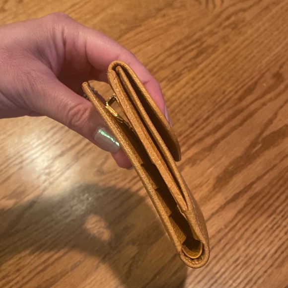 Gucci compact wallet with goldtone hardware - Picture 14 of 14